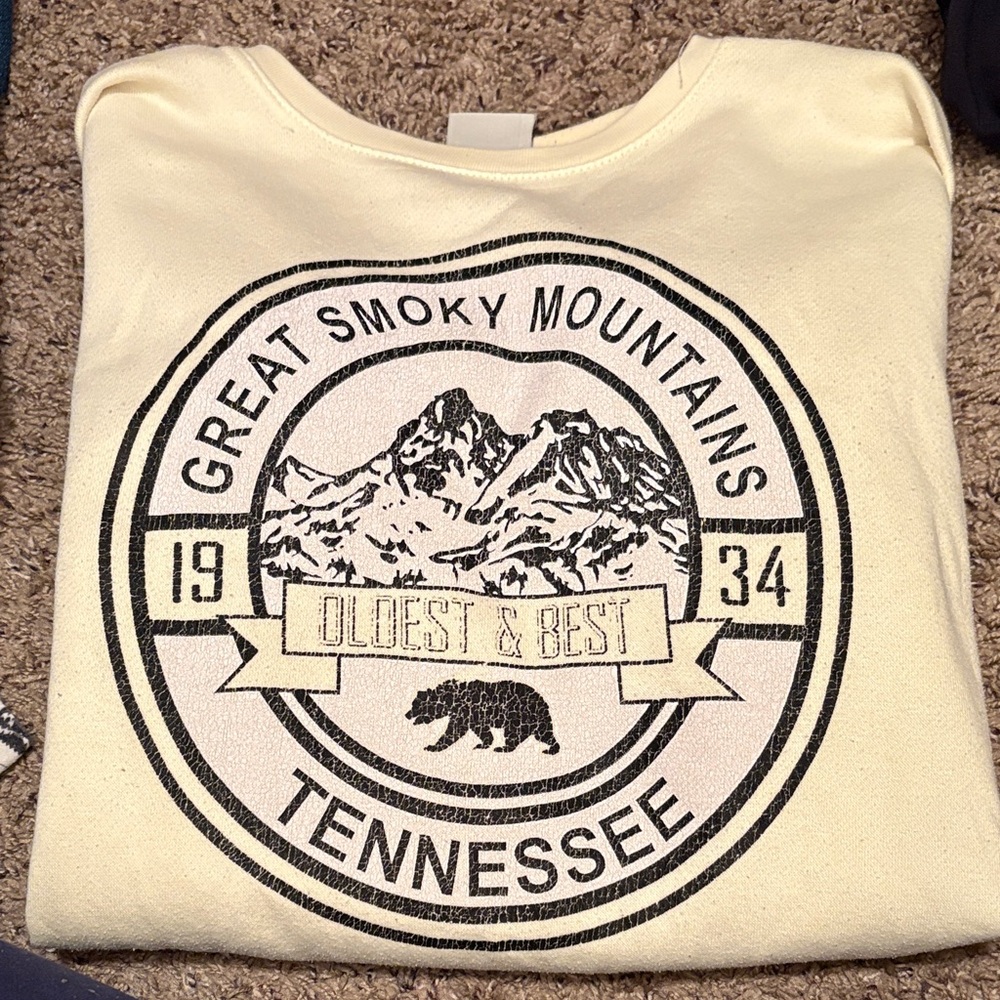 Great Smoky Mountains Cream Sweatshirt
